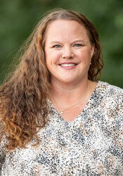 Headshot of Jenna Obernolte